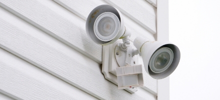 防犯灯(人感センサー)をつけたい